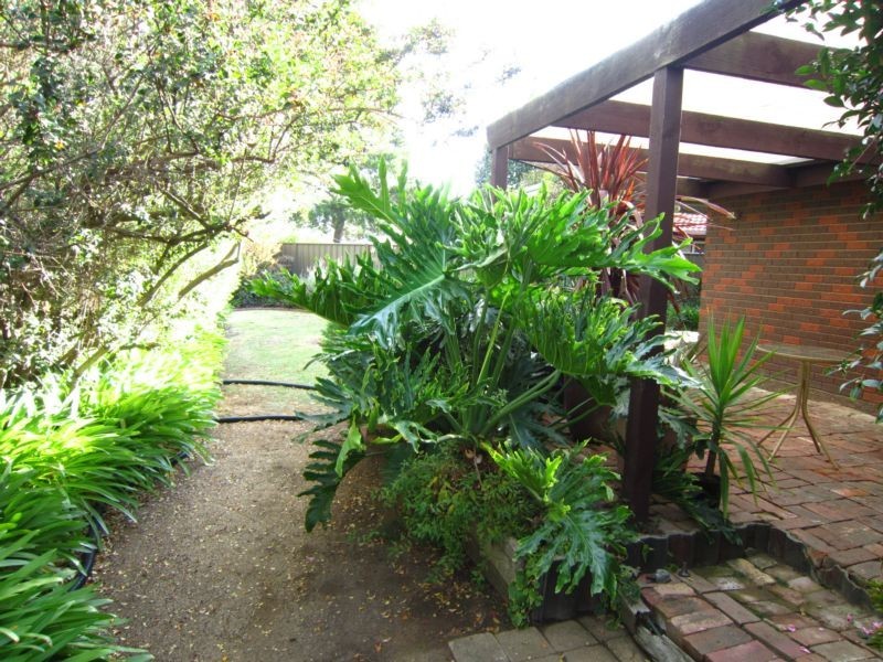 64 Gill Avenue, California Gully VIC 3556