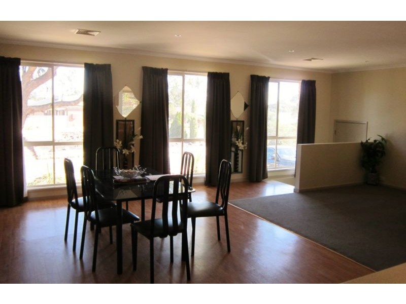 123 Osborne St, Flora Hill VIC 3550