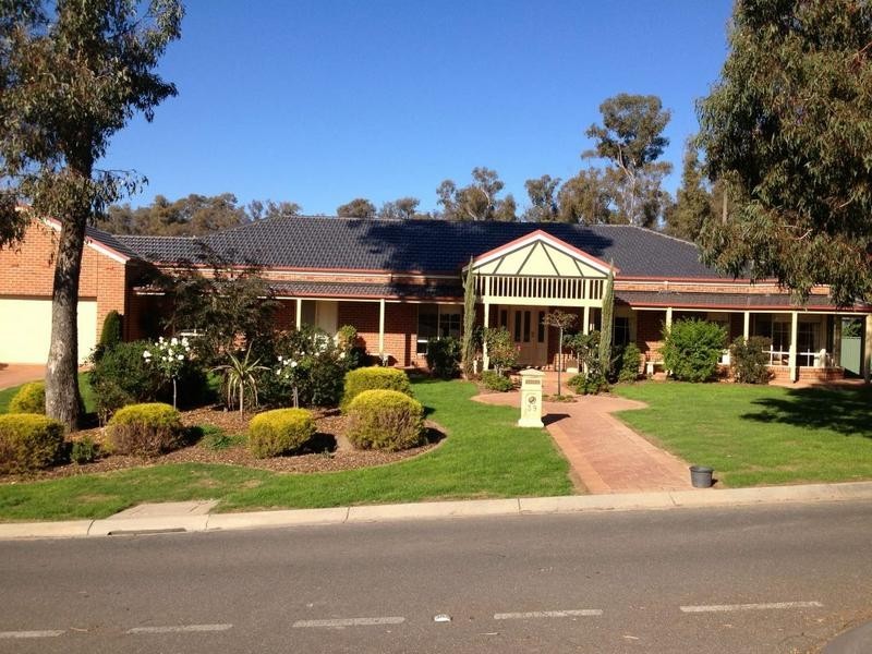 39 Northmoor Drive, Strathdale VIC 3550