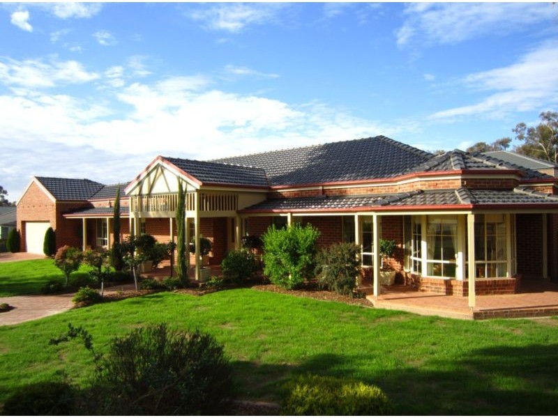 39 Northmoor Drive, Strathdale VIC 3550