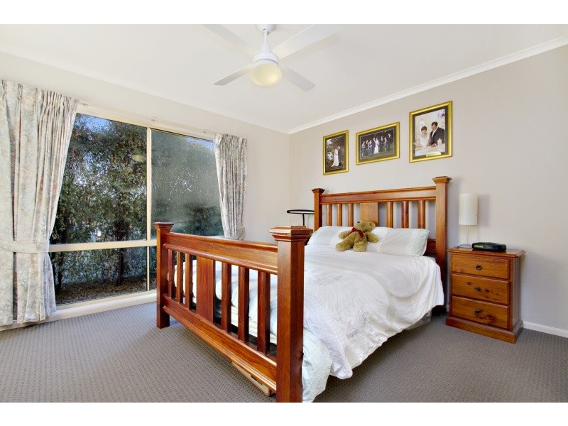 1 Centaur Close, Strathfieldsaye VIC 3551
