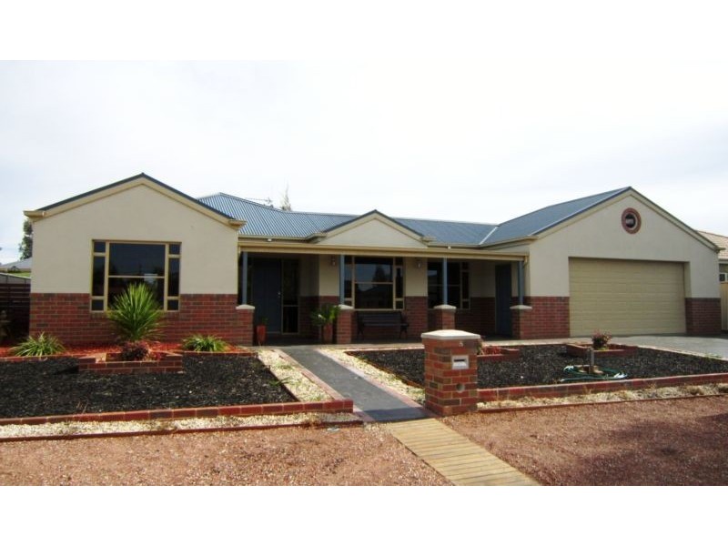 5 Verbeena Terrace, Epsom VIC 3551