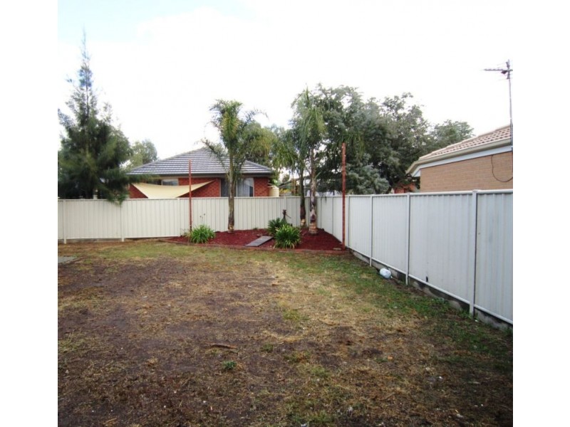 5 Verbeena Terrace, Epsom VIC 3551