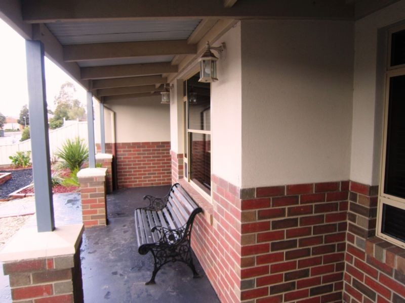 5 Verbeena Terrace, Epsom VIC 3551