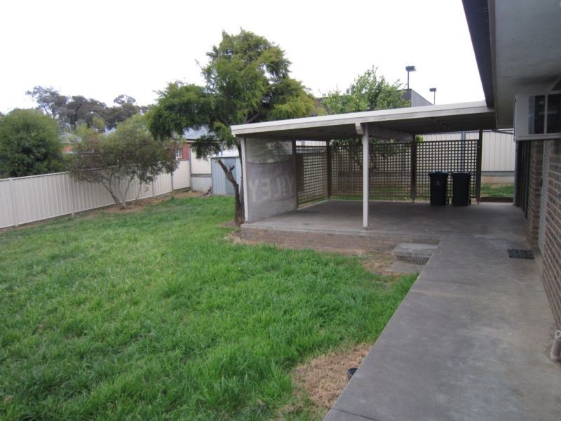 34 Cousins Street, Strathdale VIC 3550