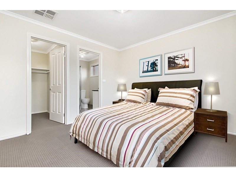 1/4 Rosemary Court, Golden Square VIC 3555