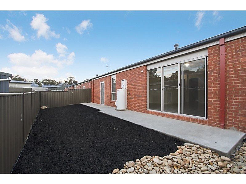1/4 Rosemary Court, Golden Square VIC 3555