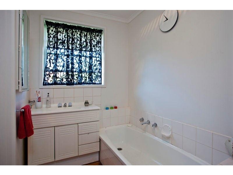 7 Burch Court, California Gully VIC 3556