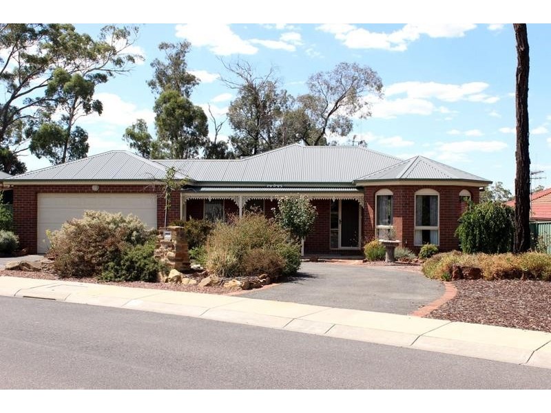 7 Northmoor Drive, Strathdale VIC 3550