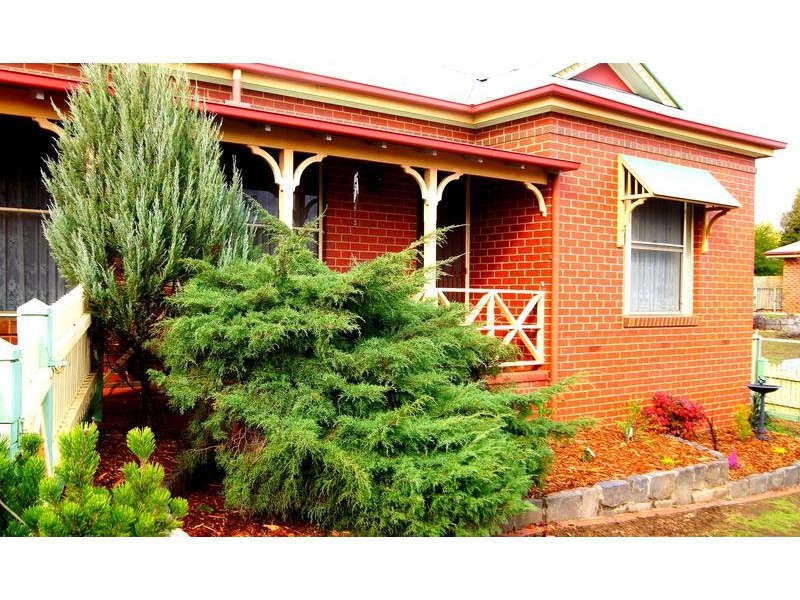 18 Chelsea Boulevard, Strathdale VIC 3550