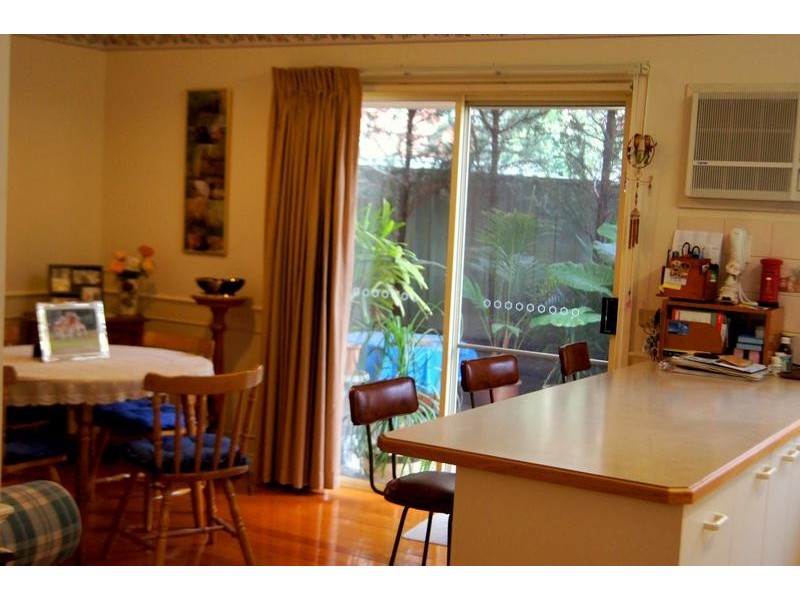 18 Chelsea Boulevard, Strathdale VIC 3550