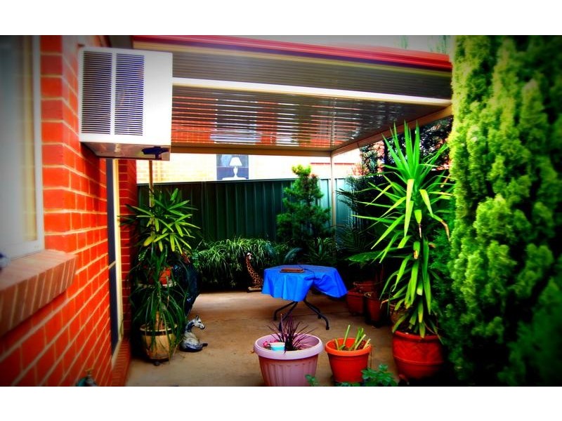 18 Chelsea Boulevard, Strathdale VIC 3550