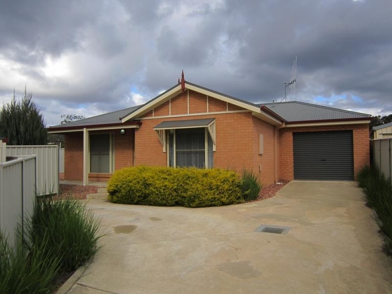 2/89 Queen Street, Kangaroo Flat VIC 3555
