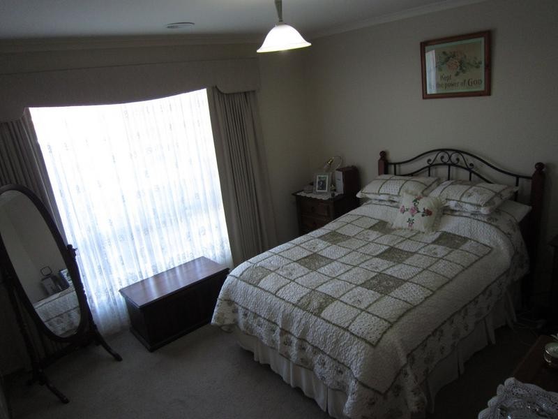 21 Elizabeth Street, Kangaroo Flat VIC 3555