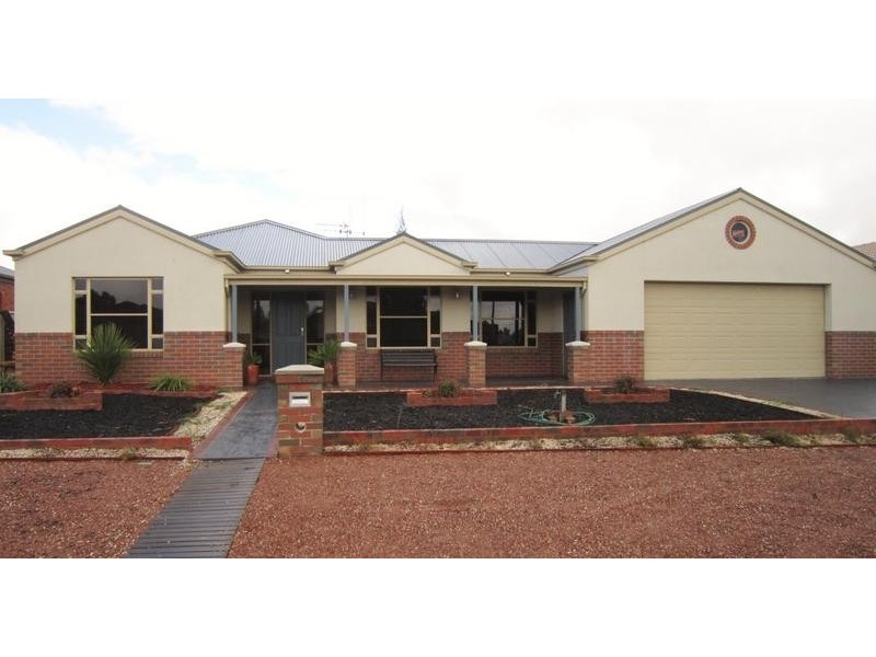 5 Verbeena Terrace, Epsom VIC 3551