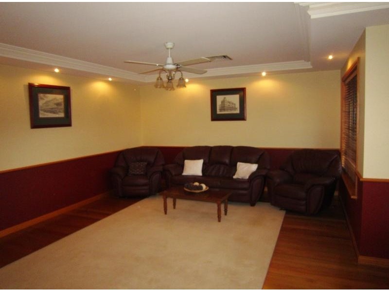 5 Verbeena Terrace, Epsom VIC 3551