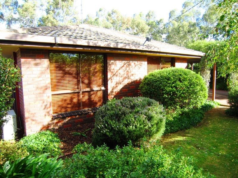 64 Gill Avenue, California Gully VIC 3556