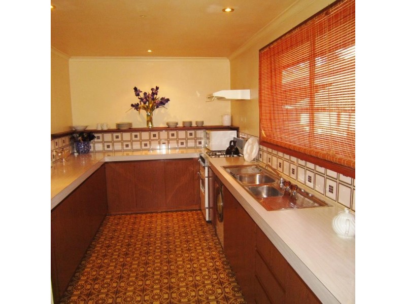 64 Gill Avenue, California Gully VIC 3556