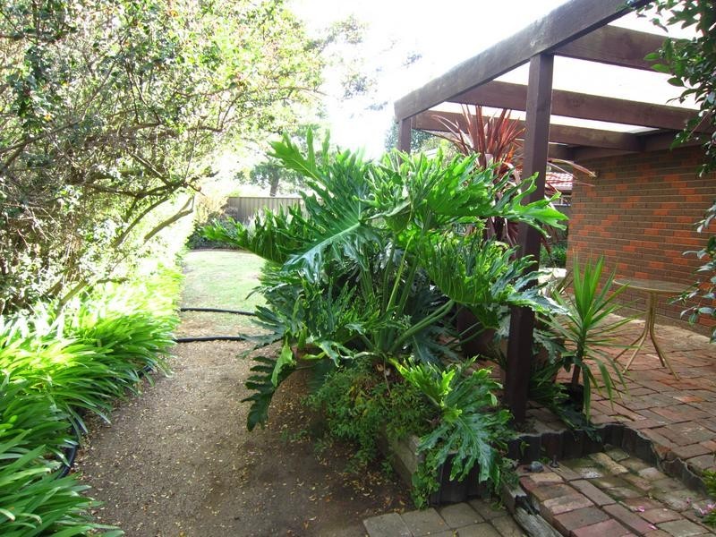 64 Gill Avenue, California Gully VIC 3556