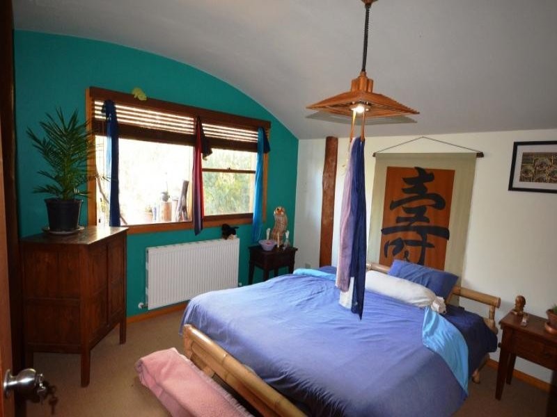 7 Lowe Street, Kangaroo Flat VIC 3555