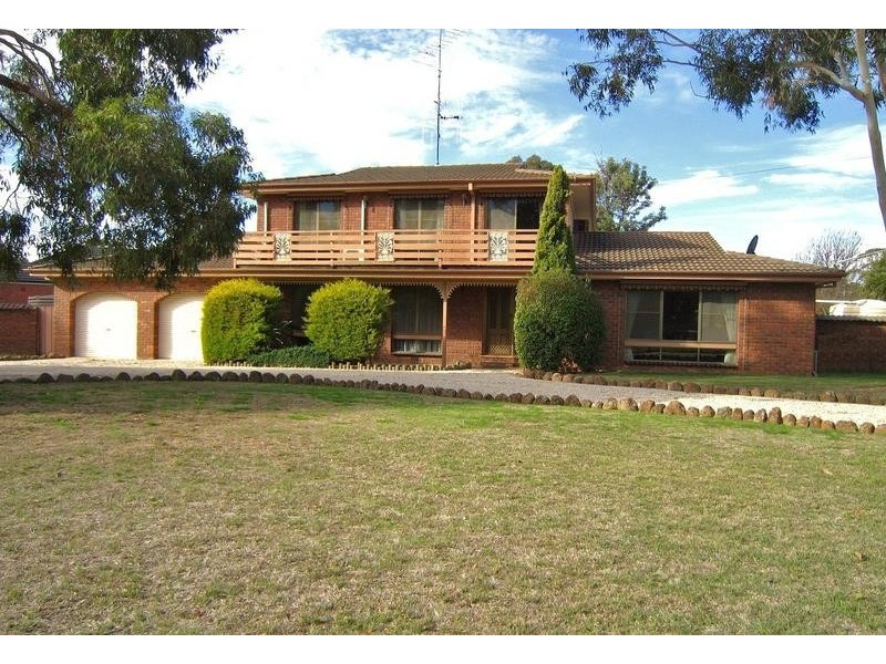 49 Strickland Street, Ascot VIC 3551