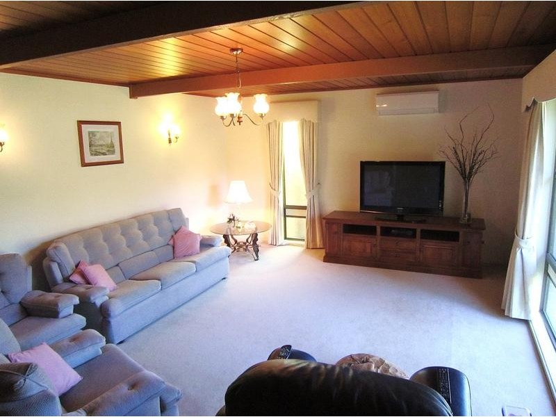 49 Strickland Street, Ascot VIC 3551