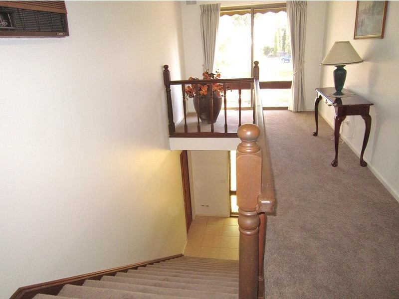 49 Strickland Street, Ascot VIC 3551