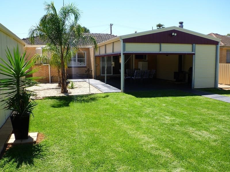 1 Fanning Street, Charlton VIC 3525