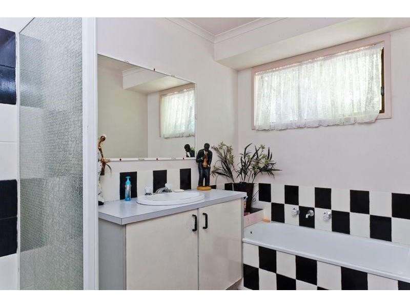 1 Lockwood Mews, Kangaroo Flat VIC 3555