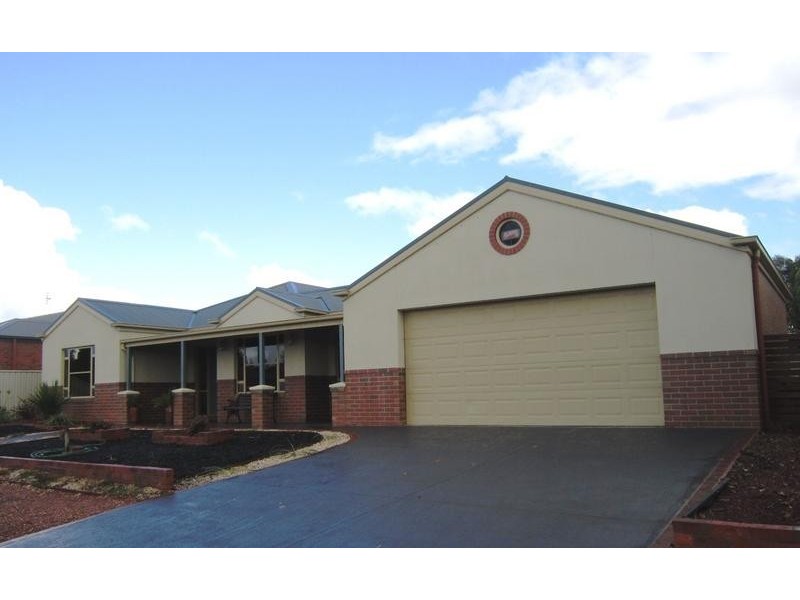 5 Verbeena Terrace, Epsom VIC 3551