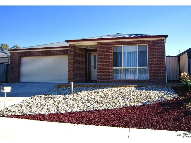 4 Imperial Court, Eaglehawk VIC 3556
