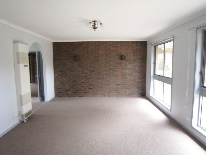 34 Cousins Street, Strathdale VIC 3550