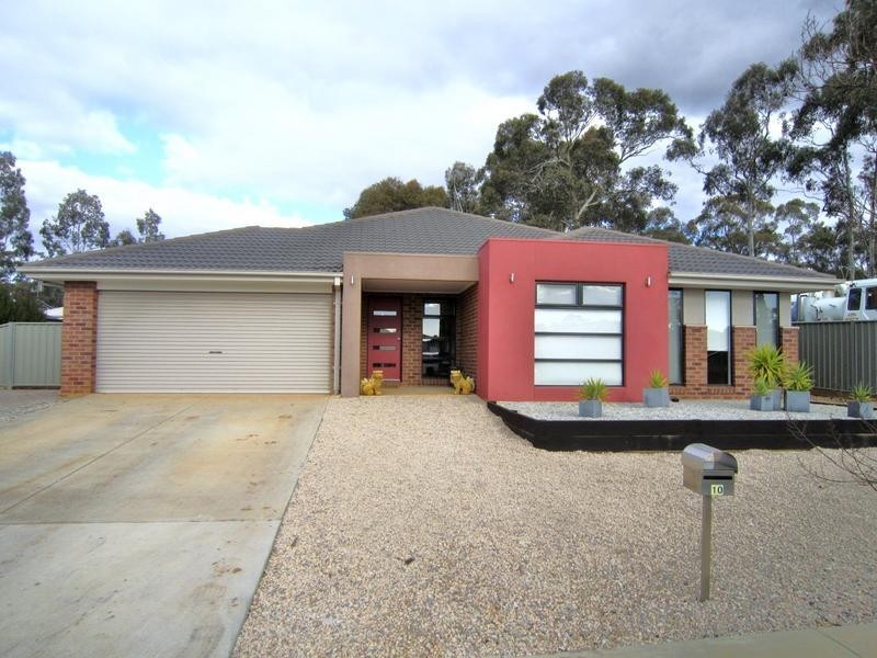 10 Symbester Crescent, Eaglehawk VIC 3556