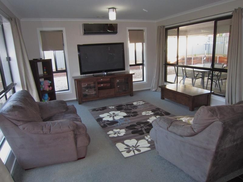 10 Symbester Crescent, Eaglehawk VIC 3556