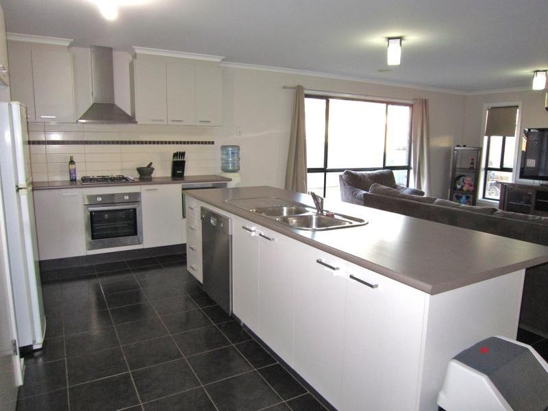 10 Symbester Crescent, Eaglehawk VIC 3556
