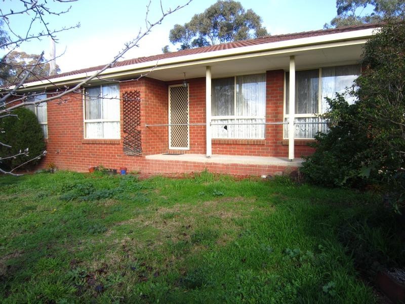 9 Aspin Gardens, Golden Square VIC 3555
