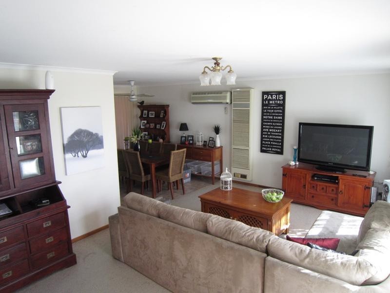 9 Aspin Gardens, Golden Square VIC 3555