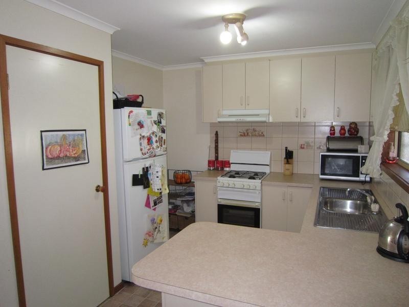 9 Aspin Gardens, Golden Square VIC 3555