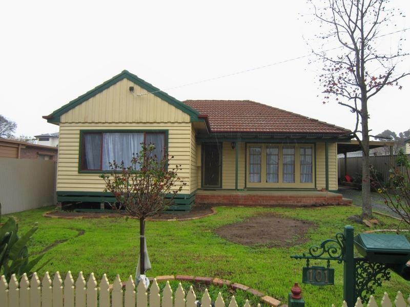 101 Marong Rd, Golden Square VIC 3555