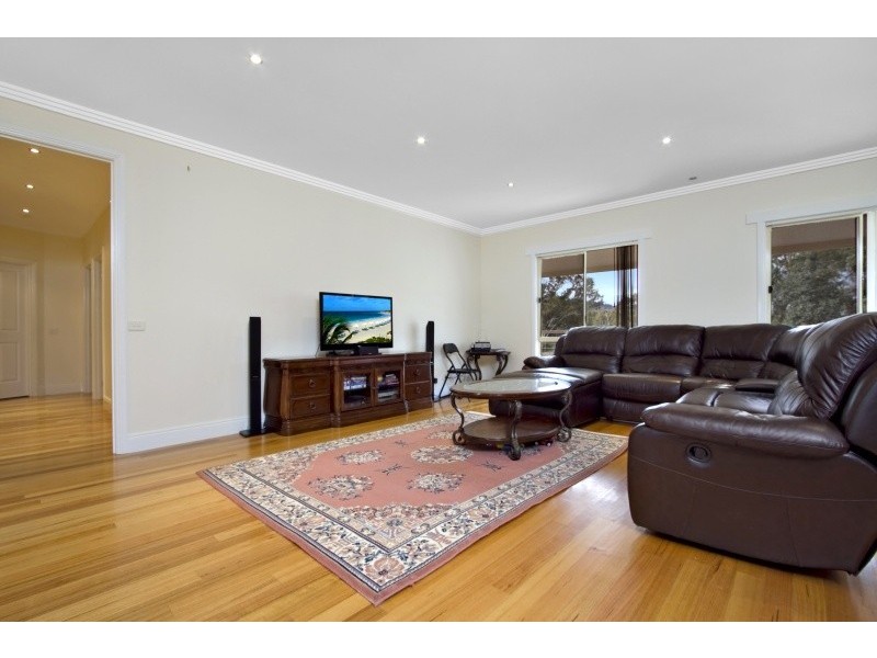 19 McDonalds Lane, Ravenswood South VIC 3453