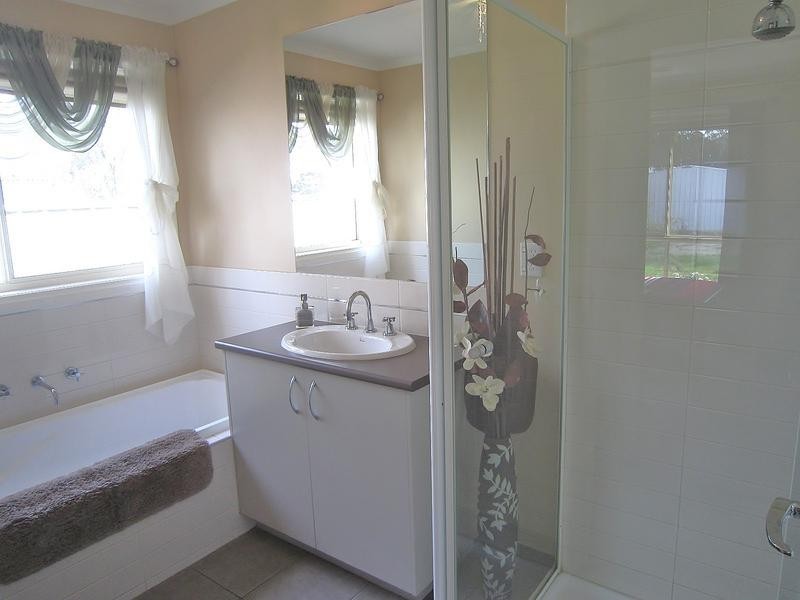 16 The Heath, Eaglehawk VIC 3556