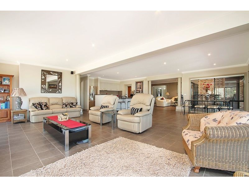 6 Villa Terrace, Junortoun VIC 3551