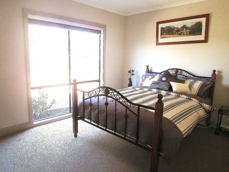 6 Villa Terrace, Junortoun VIC 3551