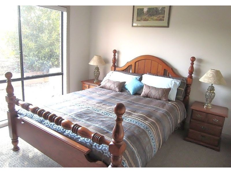 6 Villa Terrace, Junortoun VIC 3551