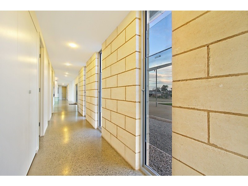 2 Dino Court, Junortoun VIC 3551