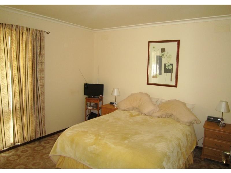 19 Wireless Street, Kangaroo Flat VIC 3555