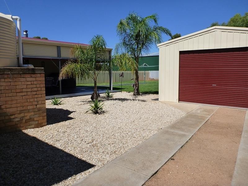 1 1 Fanning Street, Charlton VIC 3525