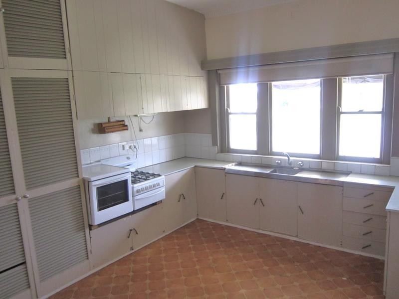 16 Esler Street, California Gully VIC 3556