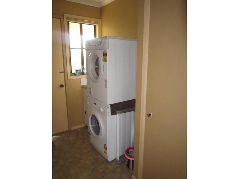 38 Wesley Street, Kangaroo Flat VIC 3555