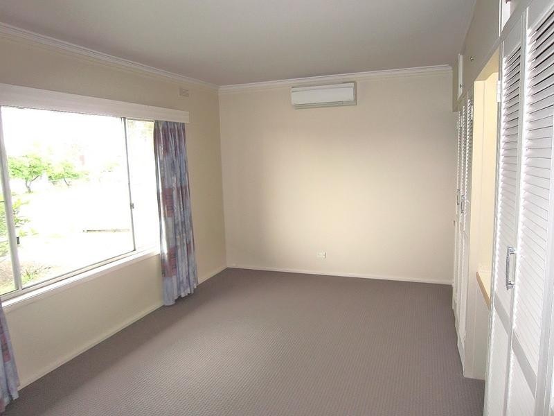 8 Parsonage Grove, Eaglehawk VIC 3556